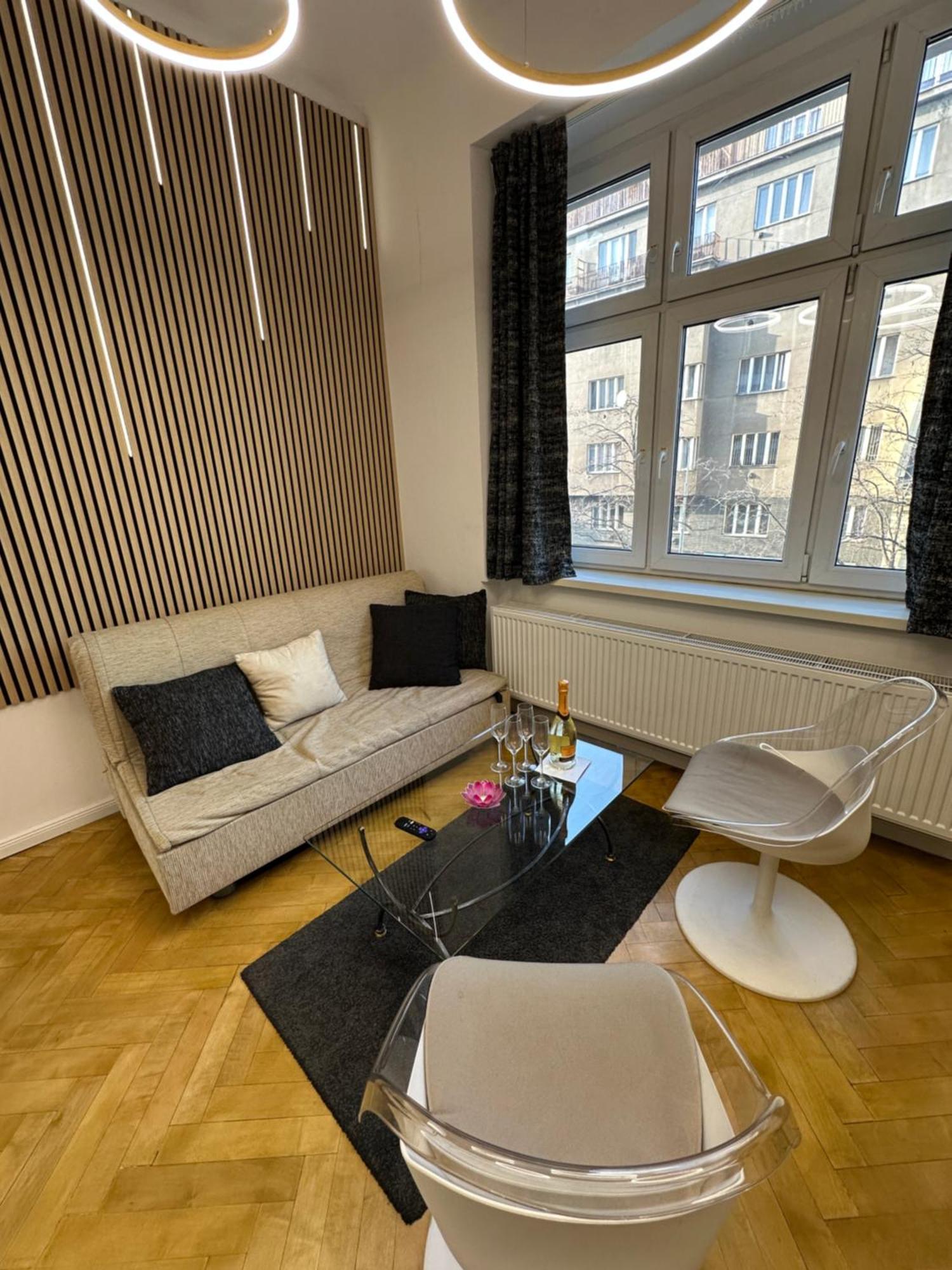 Karlin Oasis 2-Bedroom Apartment Praga Exterior foto