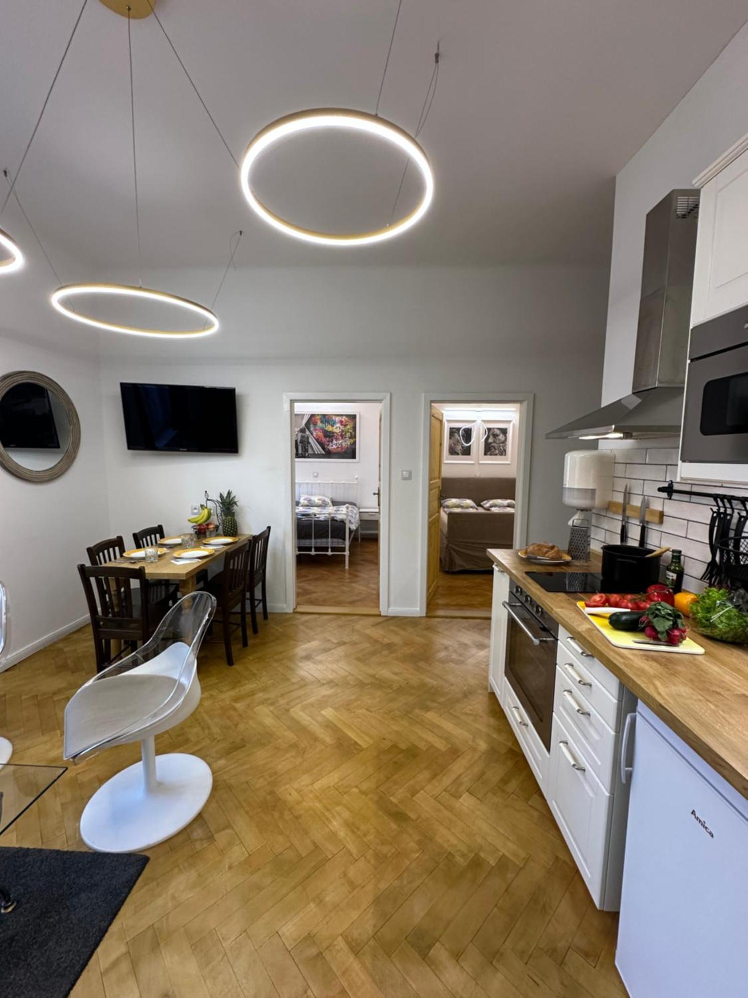 Karlin Oasis 2-Bedroom Apartment Praga Exterior foto