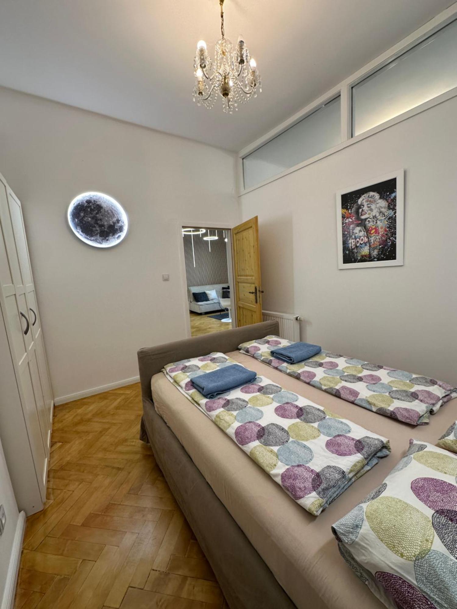 Karlin Oasis 2-Bedroom Apartment Praga Exterior foto