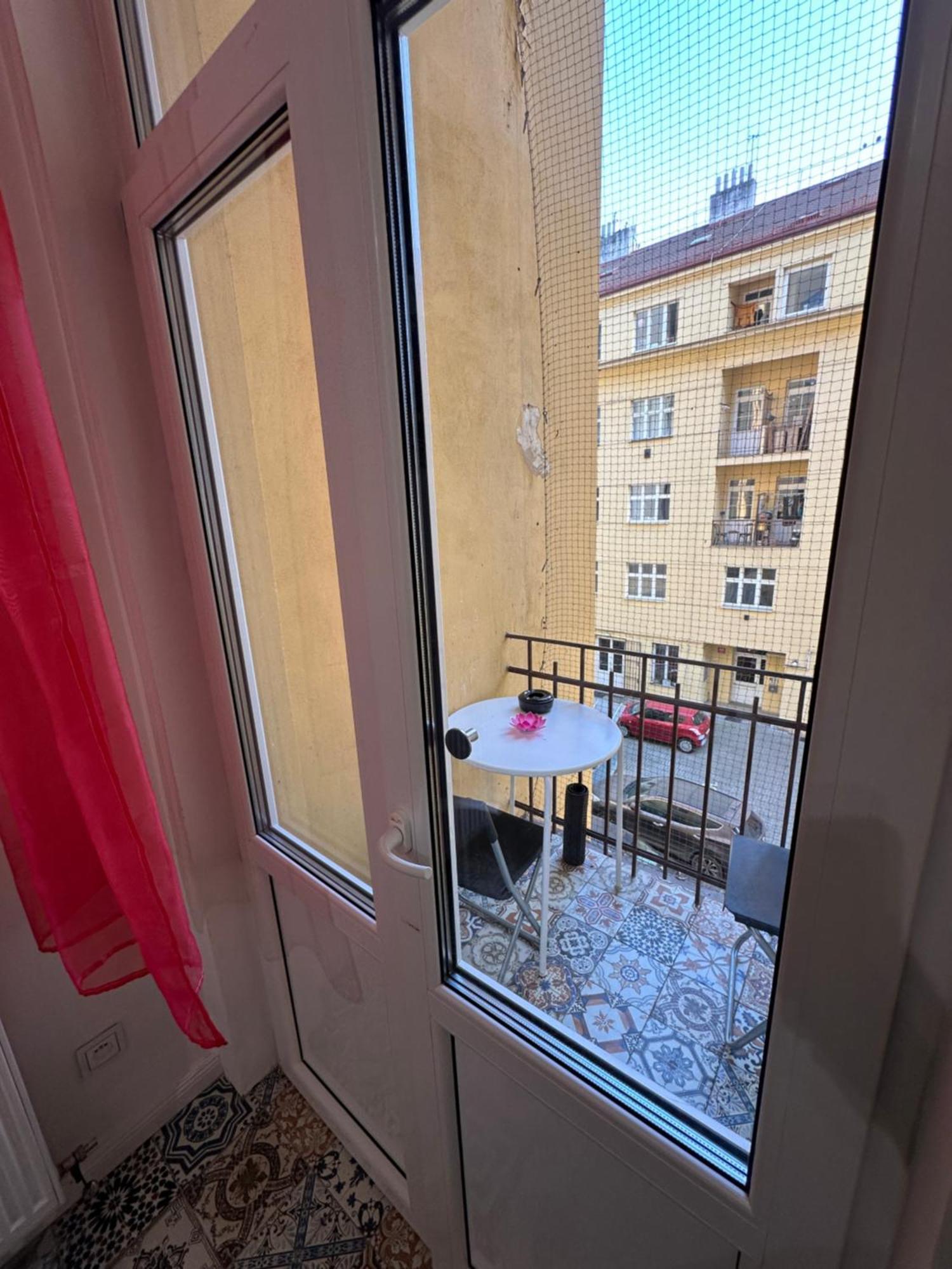 Karlin Oasis 2-Bedroom Apartment Praga Exterior foto